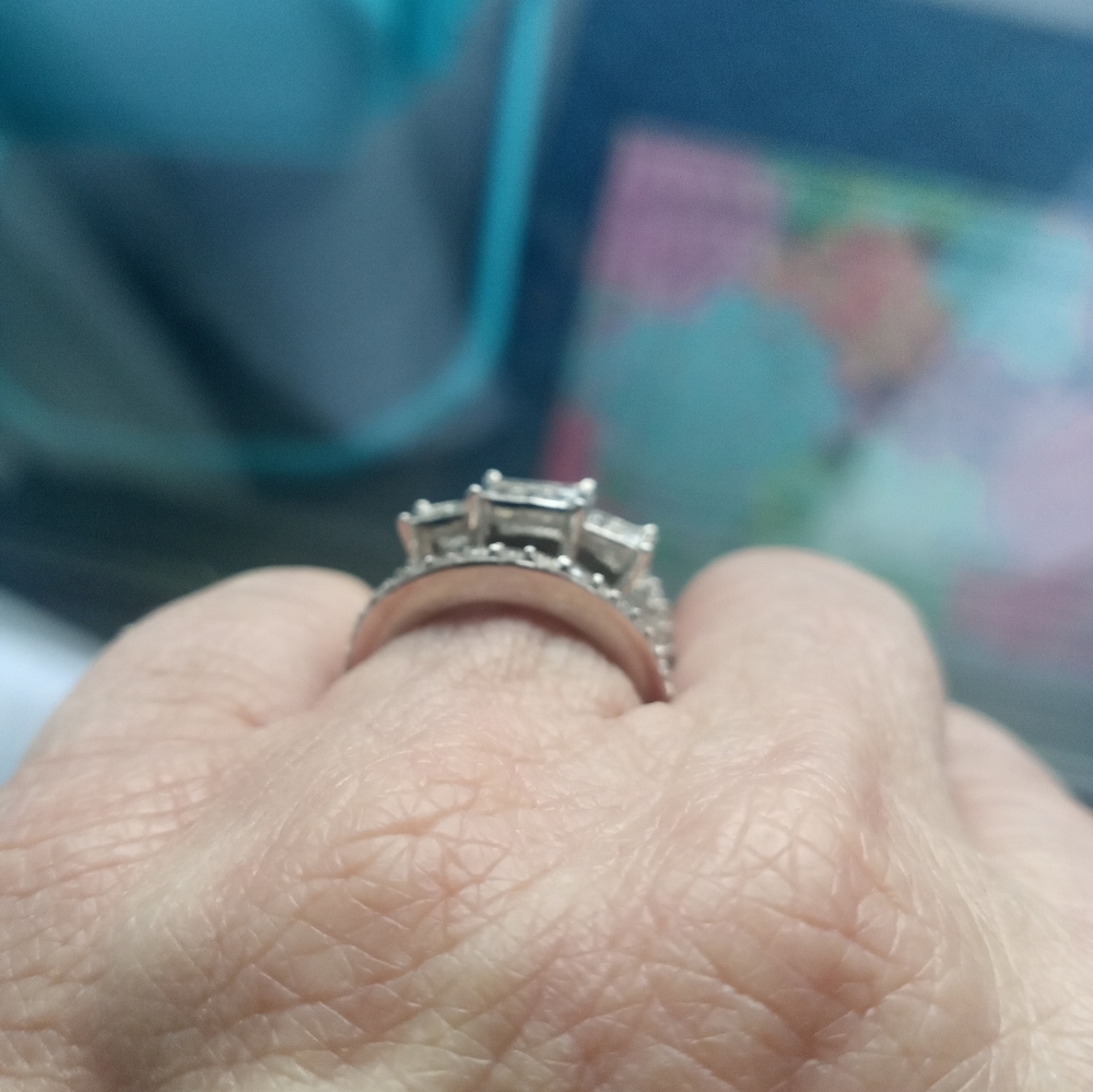 Wedding ring - Picture 4 of 5
